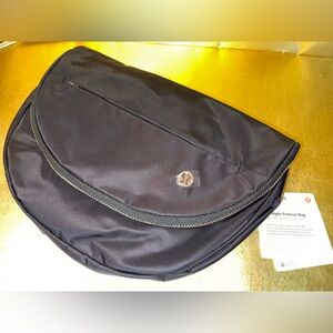 Lululemon all night festival bag 5L NWT black with GOLD hardware